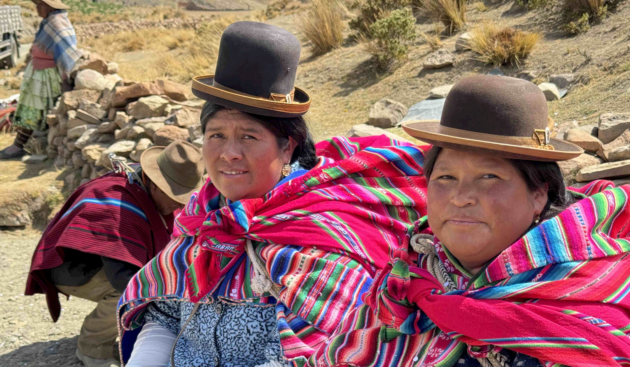 Through the Jakhusiña! project in Calamarca, Aymara women strengthen their roles in traditionally male-dominated decision-making circuits. The initiative enhances participation, equality, and economic rights, while promoting Water, Sanitation, and Hygiene (WASH). By boosting self-esteem and leadership, these women are recognized as change agents in their communities.